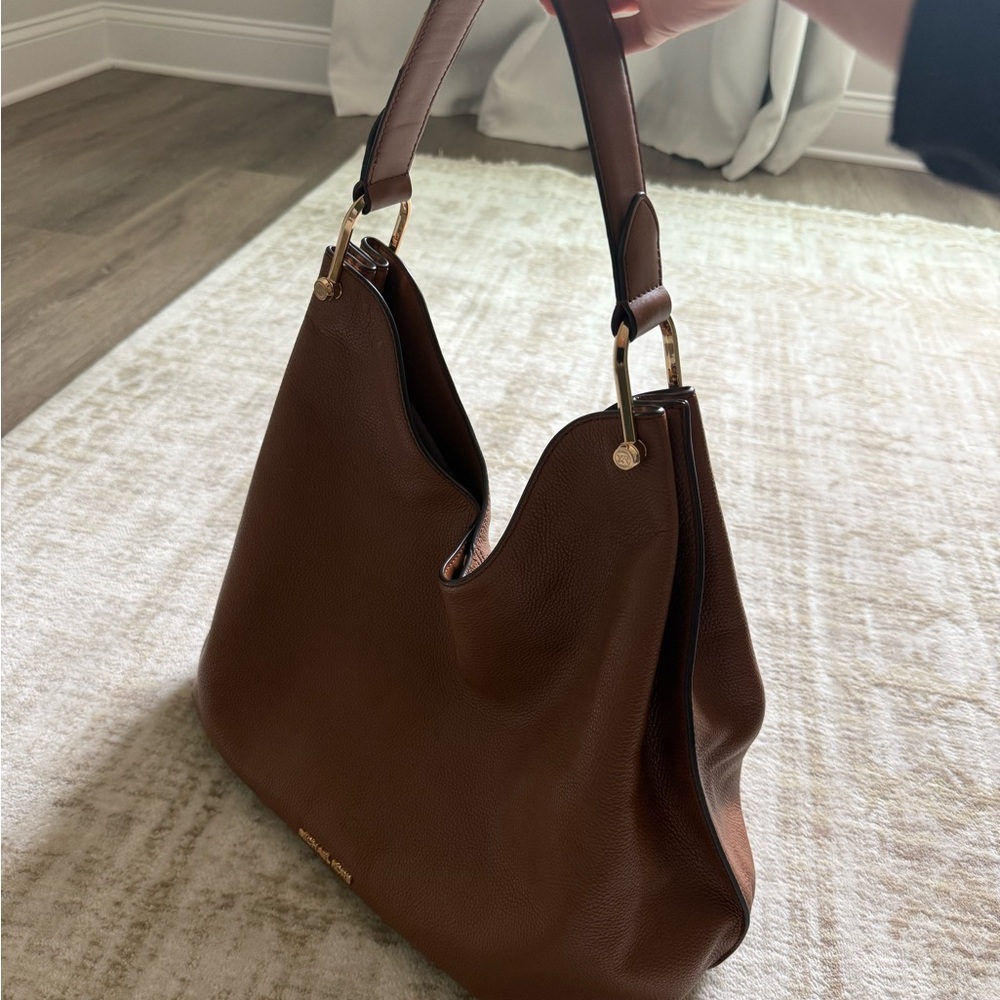 Michael Kors Tan Leather Shoulder Bag - Picture 4 of 9